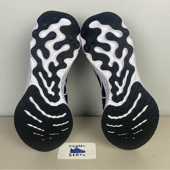 Nike React Infinity Run Flyknit 2 Oreo White Black Shoes CT2357-101 Mens Sz - Picture 7 of 9